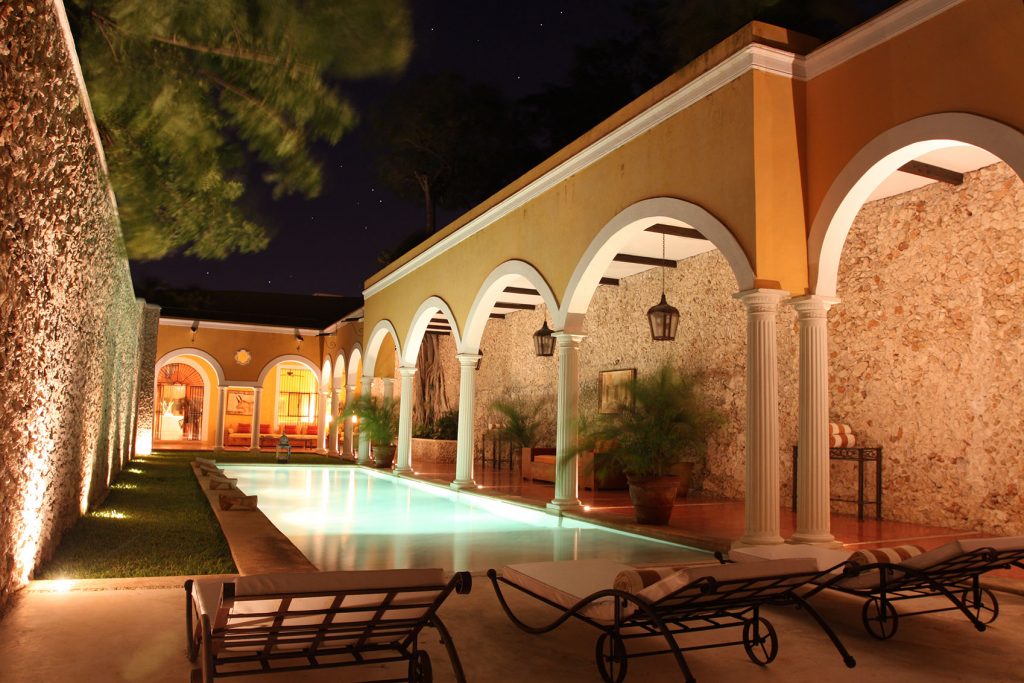 Mansión junto a la alberca, Hotel Hacienda Mérida VIP